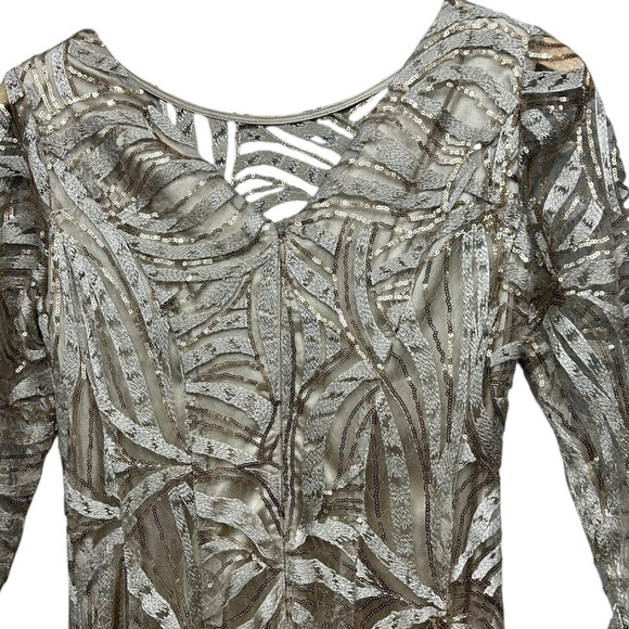 Tahari Arthur S. Levine Champagne Gold Sequin Gown, Size 2 - Picture 9 of 15
